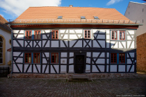 Das Wehrmannhaus, unmittelbar neben der Synagoge, wurde im späten 16. Jahrhundert erbaut. Das Fachwerkhaus mit anliegendem Wehrturm diente Angehörigen der sogenannten „Zentmannschaft“ als regionale Militärkompanie des Zentgrafen Johannes Eichelbrenner als Wohnsitz.