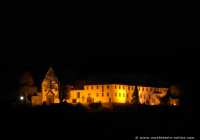 Das Franziskanerkloster Engelberg bei 63920 Großheubach. Die Klosteranlage, welche im Jahre 1631 errichtet wurde, liegt auf dem Engelberg, dem südlichsten Ausläufer des Spessarts. Das Franziskanerkloster beherbergt einen Klosterladen und eine Klosterschänke, in der selbstgebrautes Bier (mit und ohne Alkohol), selbstgebackenes Brot und einiges mehr angeboten wird.