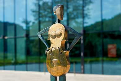 Kunst- und Skulpturen-Schau in Weikersheim